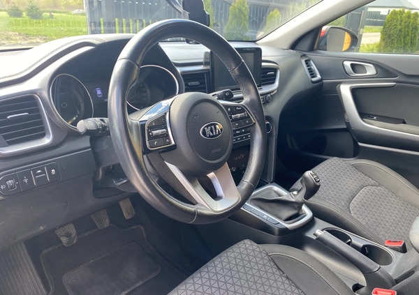 Kia Ceed cena 60700 przebieg: 50000, rok produkcji 2019 z Bełchatów małe 106